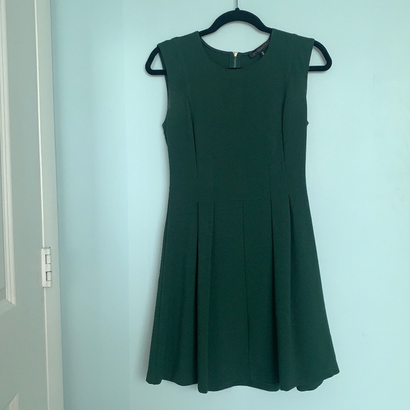 🦋 Dynamite Skater Style Green Sleeveless Dress - Picture 2 of 5